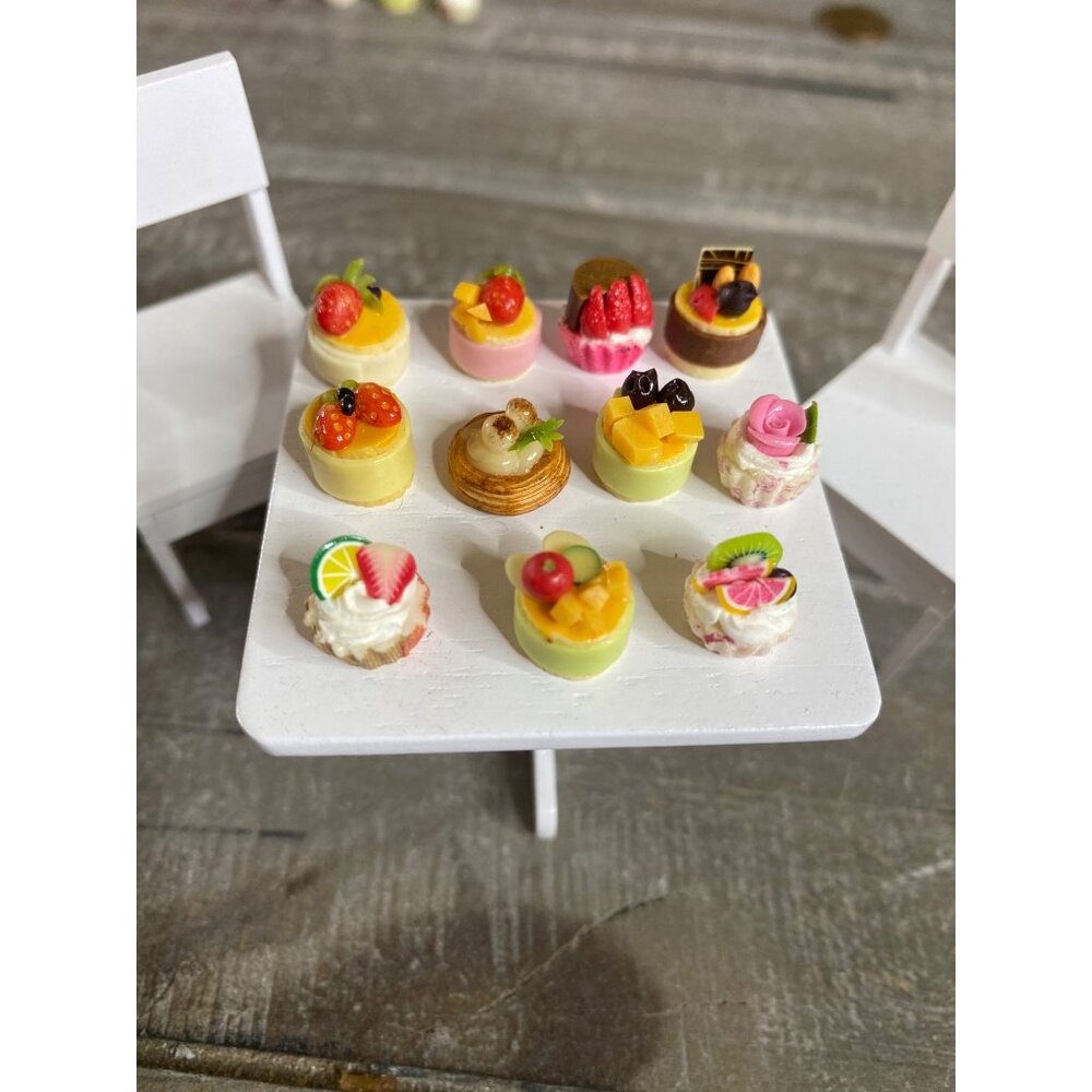 Miniature Dollhouse Set of 11 Fruit Tarts Dessert Food Assorted Pastries Crafts‎